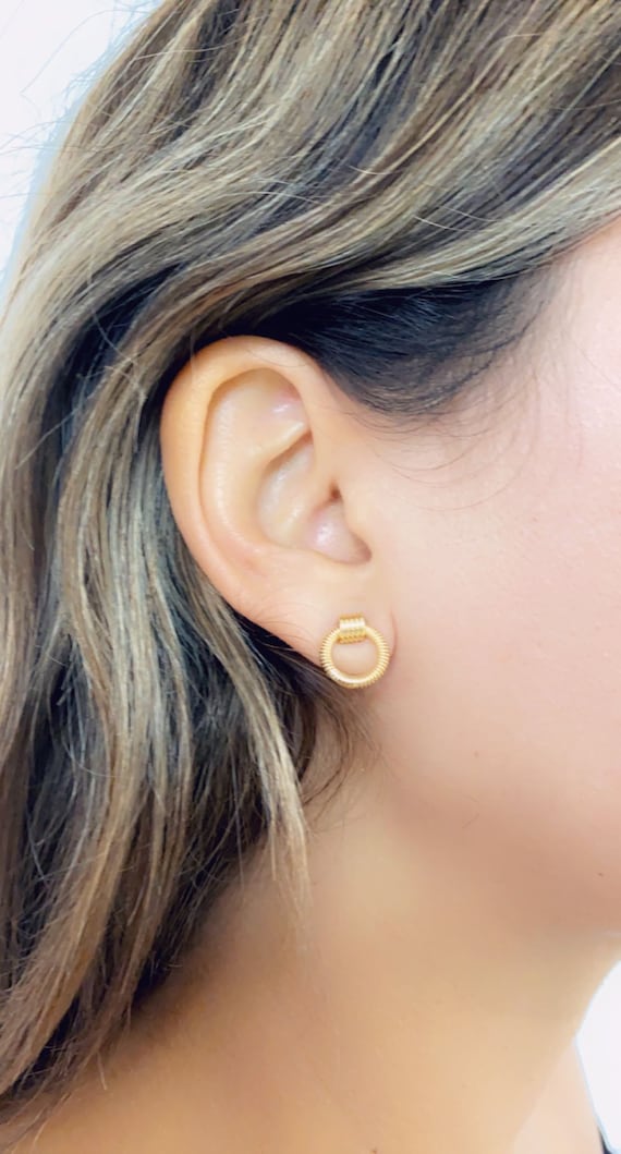 Orecchini a perno a nodo d'amore in oro 18 carati, chiusura a pressione, orecchini a perno a nodo piccoli o medi, forniture all'ingrosso per la creazione di gioielli - Italia
