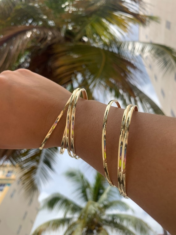 thumbnail image 2 of Retro Chic Aztec Zigzag Thin Stacker Bangle – Gold Plated Heavy Solid Metal Bracelet 2 of 2