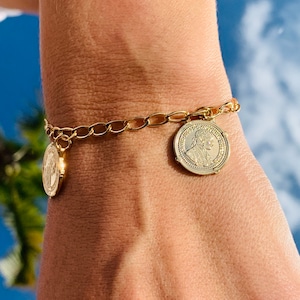 18K Dangling Coin Charm Gold Bracelet,Layering bracelet,Gold Filled Charm Bracelet,Christian Jewelry,Coin jewelry,Coin stacking bracelet