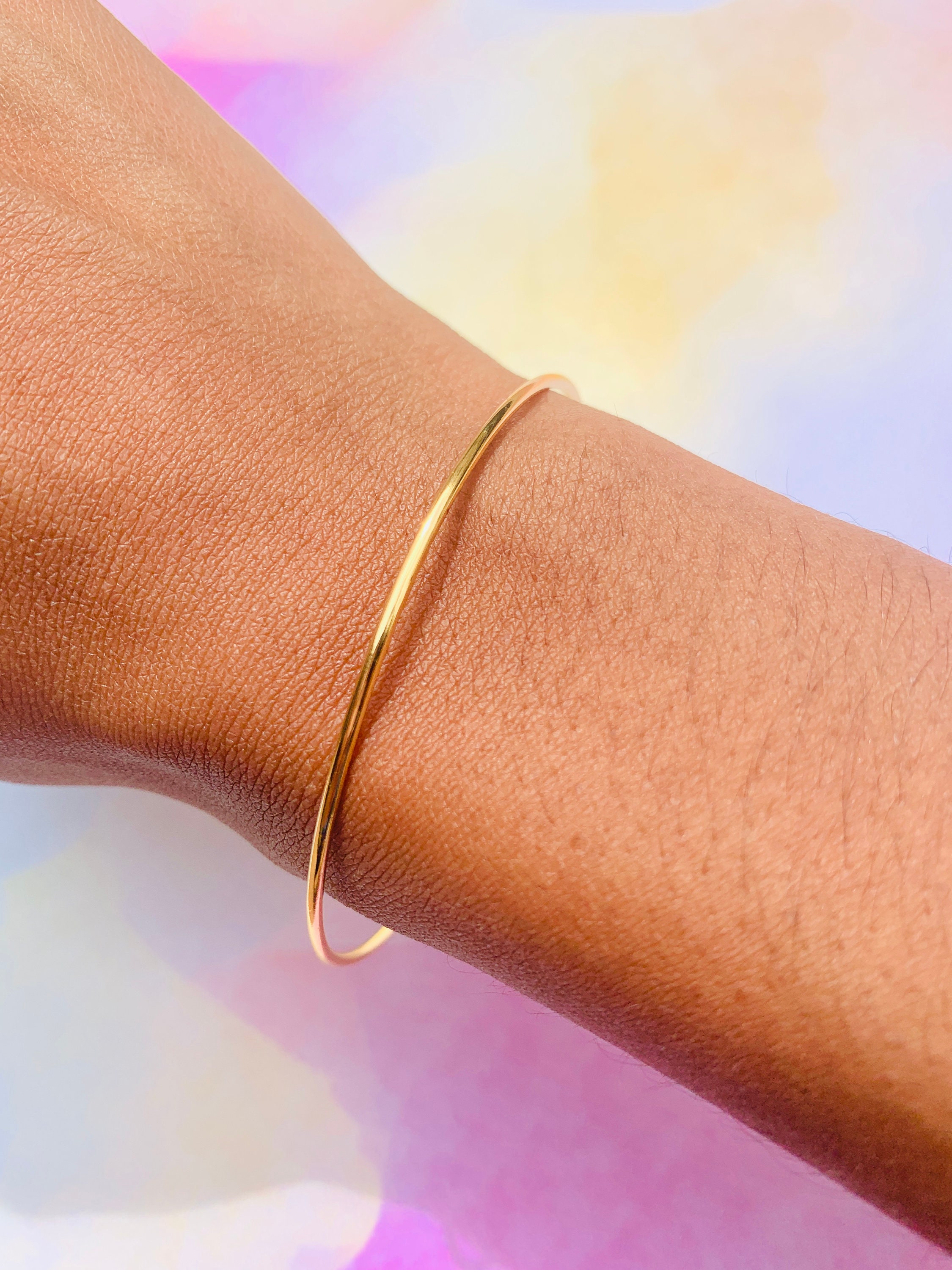 Natural Emerald Bangle In 18K Solid Yellow Gold Traditional Engraving On Gold - Foto 4