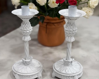 Para metalowych świeczników w stylu vintage shabby chic z motywem ananasa w kolorze białym