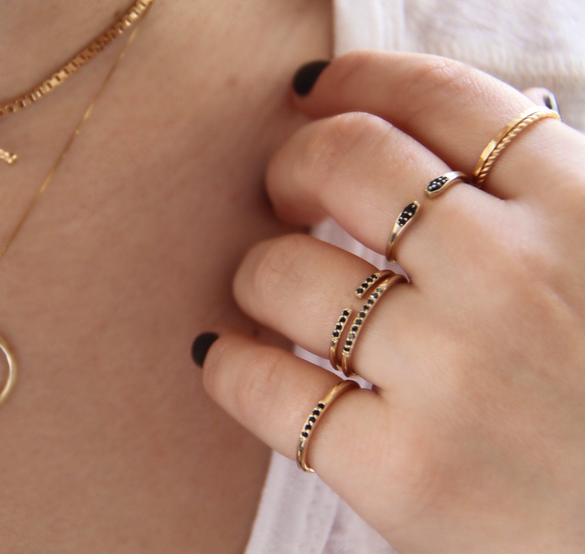 dainty gold rings, Women's Fashion, Jewelry & Organisers, Rings on Carousell