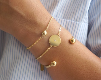 Gold Circle Bracelet, Large Disc Bracelet, Stacking Gold Bracelet, Everyday Bracelet, Layering Bracelet, Disk Bracelet, Gold Filled Jewelry.