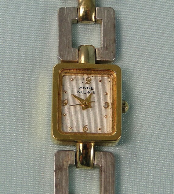 Two Vintage Women's Watches, Recyle Jewelry Walth… - image 3