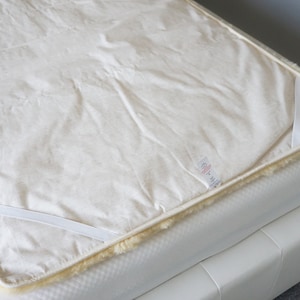 Genuine Medical Sheepskin Mattress Pad | Sheepskin Bed Mat | Sheepskin Underlay | Arthritis Pain Relief | High Quality | Super Soft Wool image 8