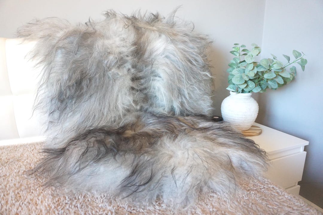 Handmade Icelandic Sheepskin Rug | Shaggy Wool Accent Throw (47x31 in ...