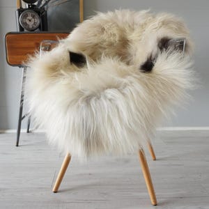 Genuine Single Icelandic Sheepskin Rug | Sheepskin Throw | Shaggy Rug | Real Sheepskin Rug | Scandinavian Sheepskin Rug | Rare Long Wool Rug