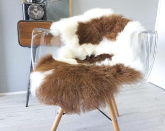 Tappeto in pelle di pecora naturale marrone e bianco: morbida coperta di lana, arredamento per la casa