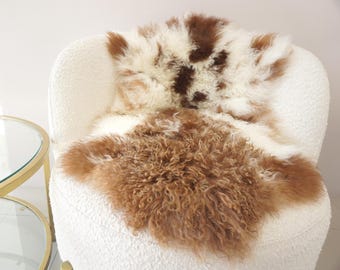 Tappeto in pelle di pecora mongola: coperta in vera lana riccia - 99 x 58 cm