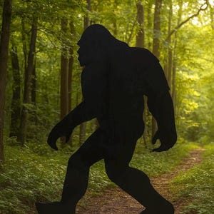 Bigfoot Yard Silhouette – Sasquatch Cutout Decor – Skunk Ape Lawn Sign – Yeti Cabin Art – Funny Cryptid Gift for Believers