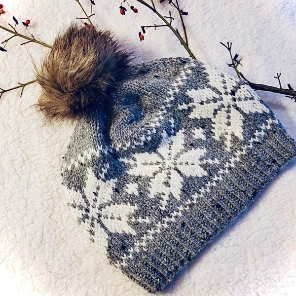 Norwegian Star Knit Wool Hat in Gray Tweed