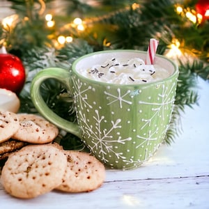 Large Hand Painted Ceramic Mug – Dark Green Winter Snowflake Design – Oversized Christmas Coffee, Tea, or Hot Chocolate Cup – Holiday Gift