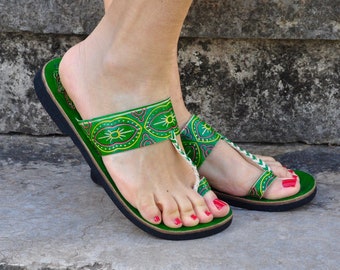 Groene lederen sandalen, teenring sandalen, Indiase stijl, handgemaakte zomerschoenen, slippers, gegraveerde leren schoenen, damessandalen, hippiestijl