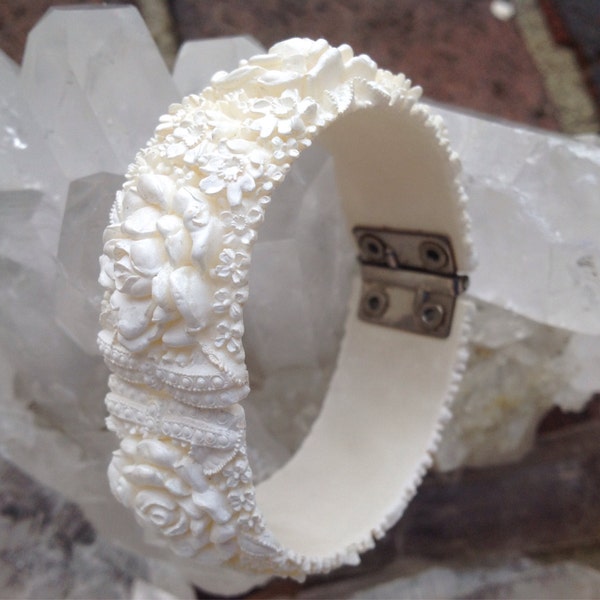 40s/50s white carved floral roses engraved celluloid old plastic hinged clamper bangle bracelet old plastic Japan OOAK mid century