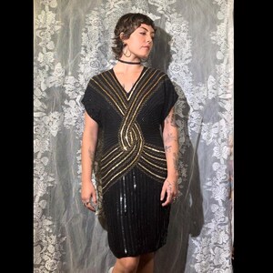 great gatsby dresses black and gold 1920s Black & Gold Sequin Eva Gatsby Dress