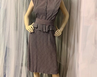 Vintage 1940s / Handmade/ Deep Burgundy/Grid Pattern/ Peplum/ Rayon/ Dress