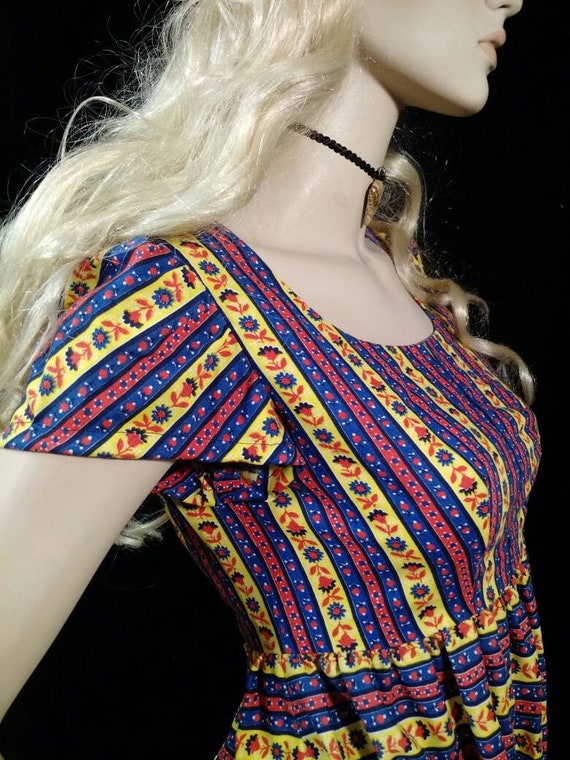 Vintage 1970s multi colored flower and stripes ma… - image 2