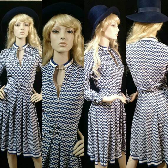 Vintage 70's Navy and White Nehru collar diamond d