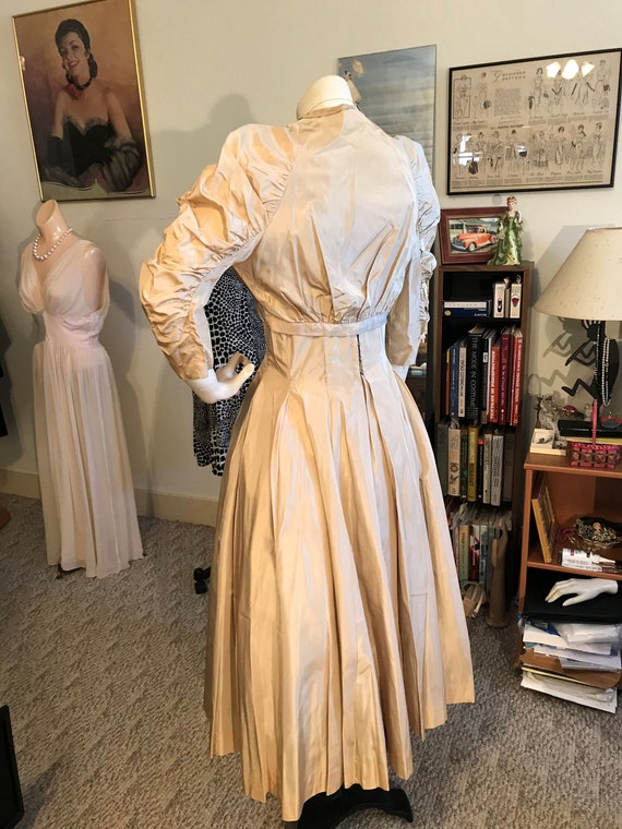 Vtg 1950's Gold Silk Taffeta CARLYE Wedding Dress… - image 3