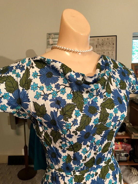 Vintage 50's Floral Rhinestone Studded LINEN Wiggl