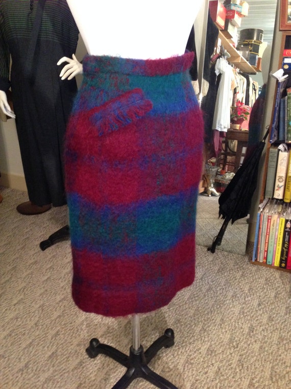 VTG. Elegant  1950's Scotland Pure Mohair Skirt