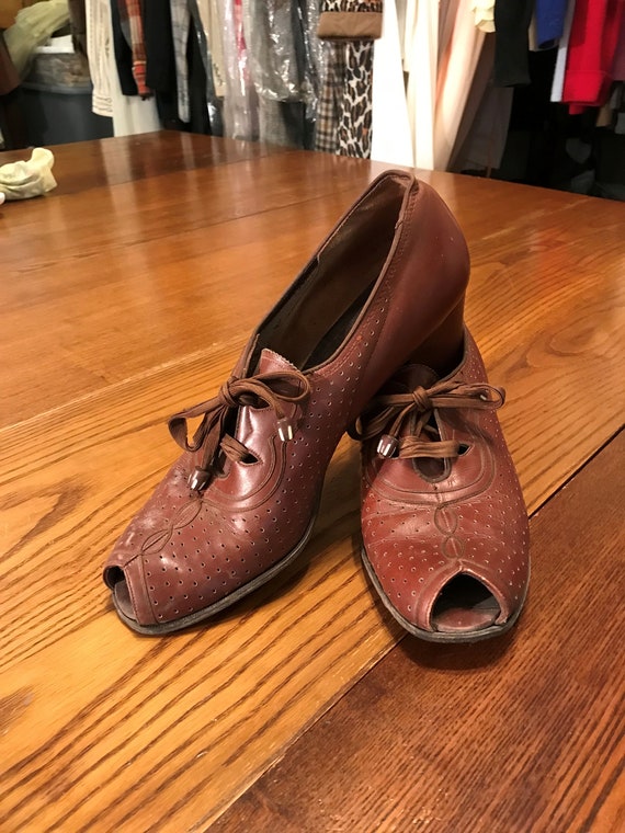 Antique Vintage 1920s BROWN LEATHER SHOES Peep To… - image 1