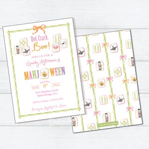 Pu&ograve; includere: Un invito a tema Halloween con il testo "Dot, Crack, Boo!" e "MAHJ WEEN". L'invito presenta un design ad acquerello con tessere di Mahjong, pipistrelli e zucche. Lo sfondo ha un motivo ripetuto di bamb&ugrave; e fiocchi.
