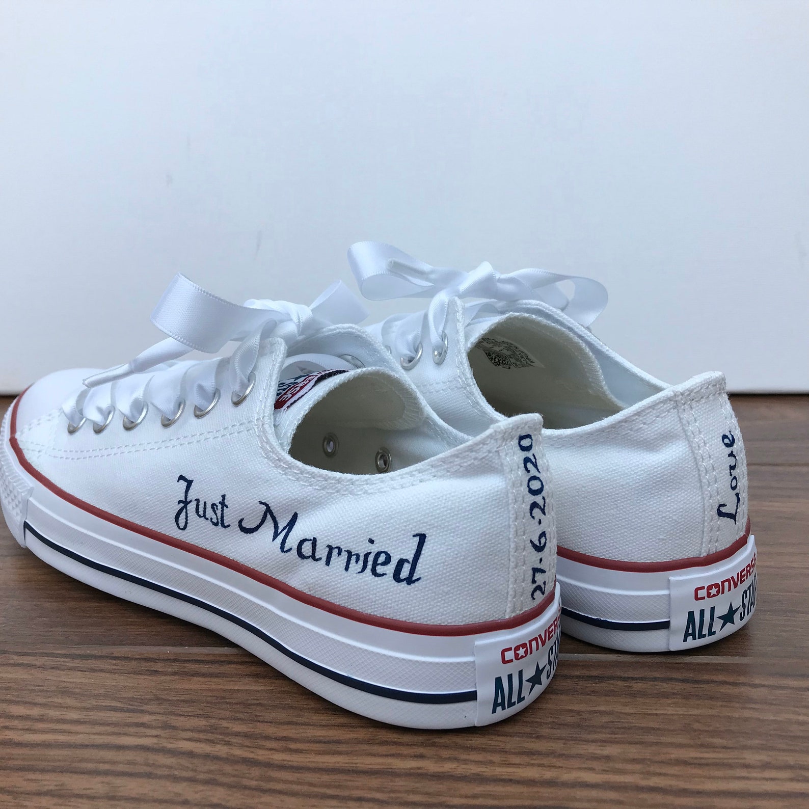 bride and groom converse shoes
