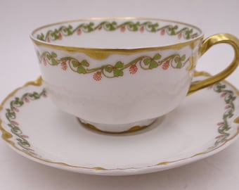 1900er Jahre Haviland & Co Limoges Frankreich Kleeblatt Teetasse und Untertasse Set Schleiger 98 - 6 Verfügbare französische Teetasse