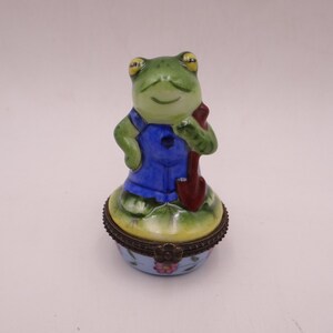 Vintage Gardening Frog Trinket Box or Pill Box