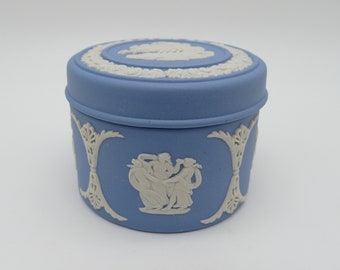 Near Mint Vintage Beautiful Wedgwood Jasperware English Bone China Blue "AURORA" Round Box Trinket Jewelry Box - A2