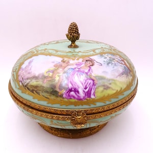 c1771 Stunning Vintage Hand Painted French Vincennes Sevres Gilt Covered Porcelain Covered Bowl