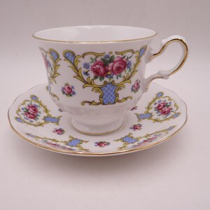 Vintage Queen Anne English Bone China Teacup English Teacup and Saucer set Pattern 8531 Tea Cup