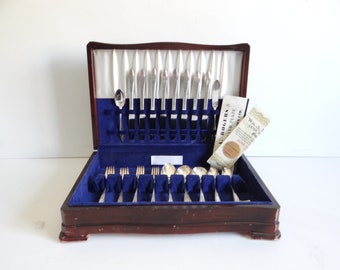 DEBUTANTE GRANDEUR PRINCESS ROYAL 1934 TEASPOON BY WM A ROGERS