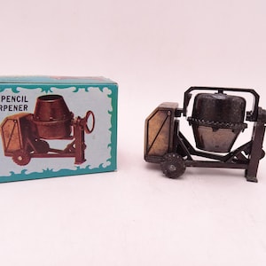 Vintage Diecast Old Fashioned Cement Mixer Pencil Sharpener in Original Box