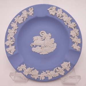 Cinzeiro redondo vintage Wedgwood Jasperware azul &quot;Aurora&quot; de 4&quot;