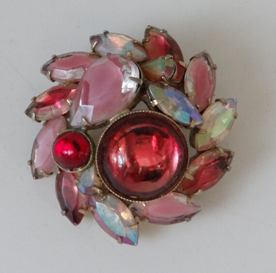 Stunning Shades of Pink and Red Rhinestone Dome B… - image 3