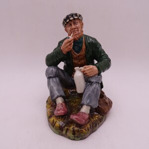 Near Mint Condition Vintage English Bone China Royal Doulton Figurine HN 2362 &quot;The Wayfarer&quot; Figurine Retired
