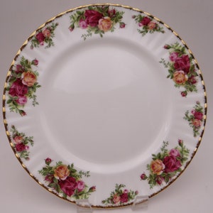 Vintage Royal Albert Made in England English Bone China Old Country Roses Dinner Plate  - 16 Available