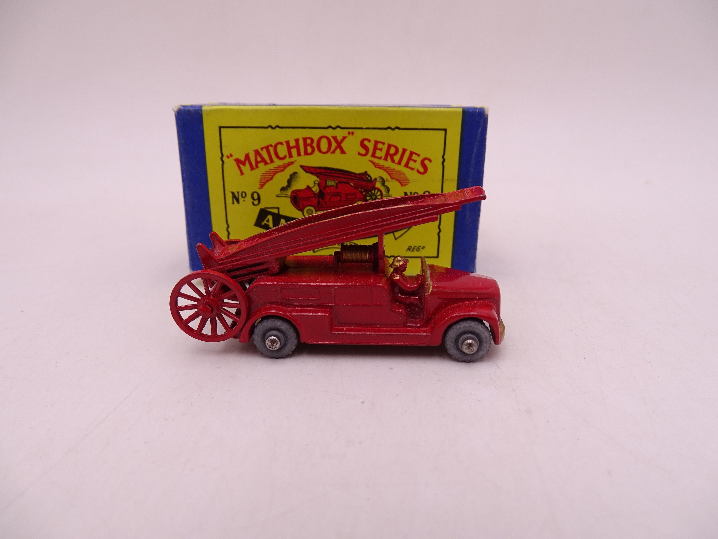 ミニカー MATCHBOX No.9aDENNING FIRE ESCAPE ENGINE 1950s Vintage Matchbox Lesney No.9 Denis Fire Escape Engine