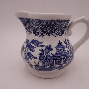 Vintage Bridgwood & Sons Ringtons Made in England Blue and White &quot;Blue Willow&quot; Ware Creamer
