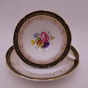 1950s Vintage Royal Grafton English Bone China Green and Gold Pink Rose Bouquet Teacup and Saucer Set Charming Tea Cup 1698