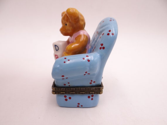 Vintage Teddy Bear on Couch Trinket Box or Pill B… - image 4