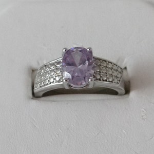 Vintage Faceted Violet Lavender Rhinestone Ring on a Silver Tone Setting - Size 8.25 - Purple Ring - Gift for Her