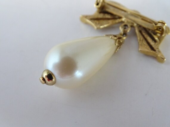 Vintage Faux Pearl and Gold Tone Knot Brooch Pin … - image 5