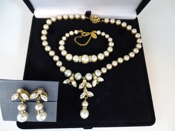 Signed Miriam Haskell Rhinestone and Faux Baroque… - image 2