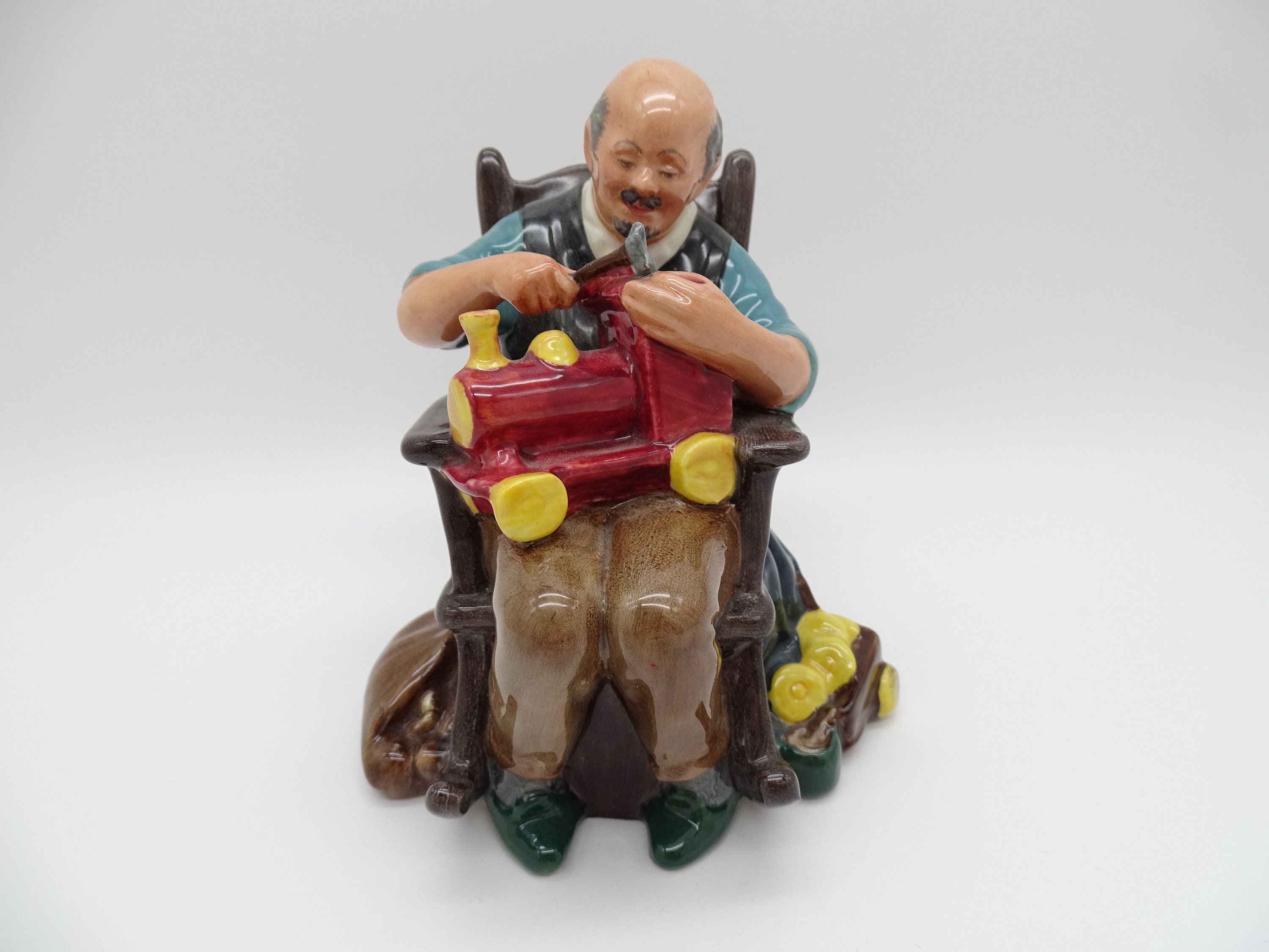 のらくろジープ 陶器製 車と人物のフィギュア Vintage English Bone China Royal Doulton Figurine HN2250