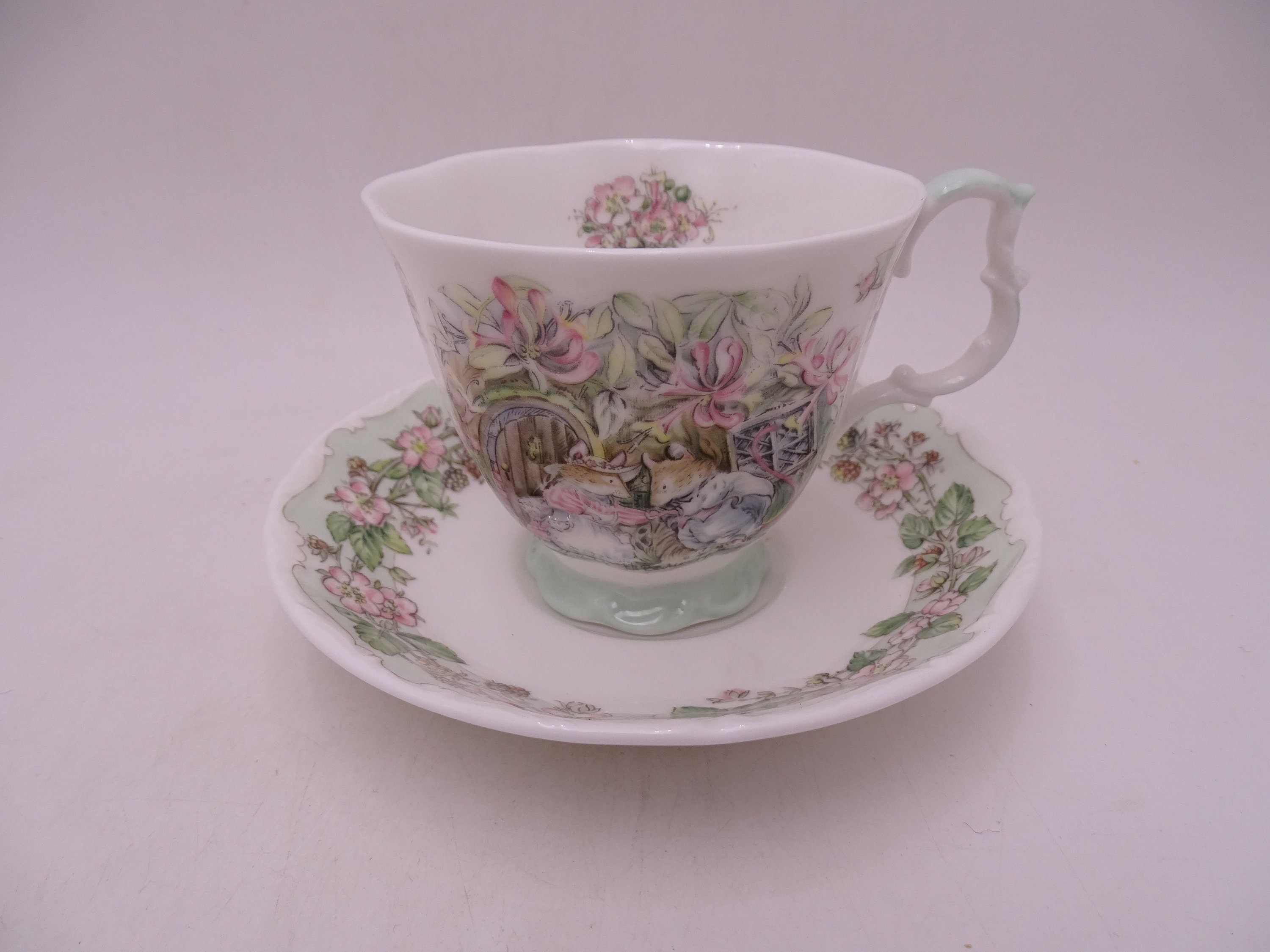 Royal doulton tea cup and saucer - Etsy 日本 Royal doulton tea cup and saucer - Etsy 日本