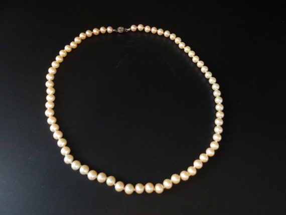 Mid Century Modern Cream Vintage Faux Pearl Neckl… - image 4