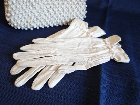 Vintage French Kid Leather Off White Gloves with … - image 2